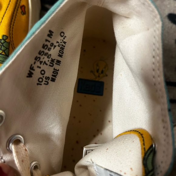 Looney Tunes 10  KED Sneakers 90s Characters Name and related warne Bros .1994 - Picture 5 of 12